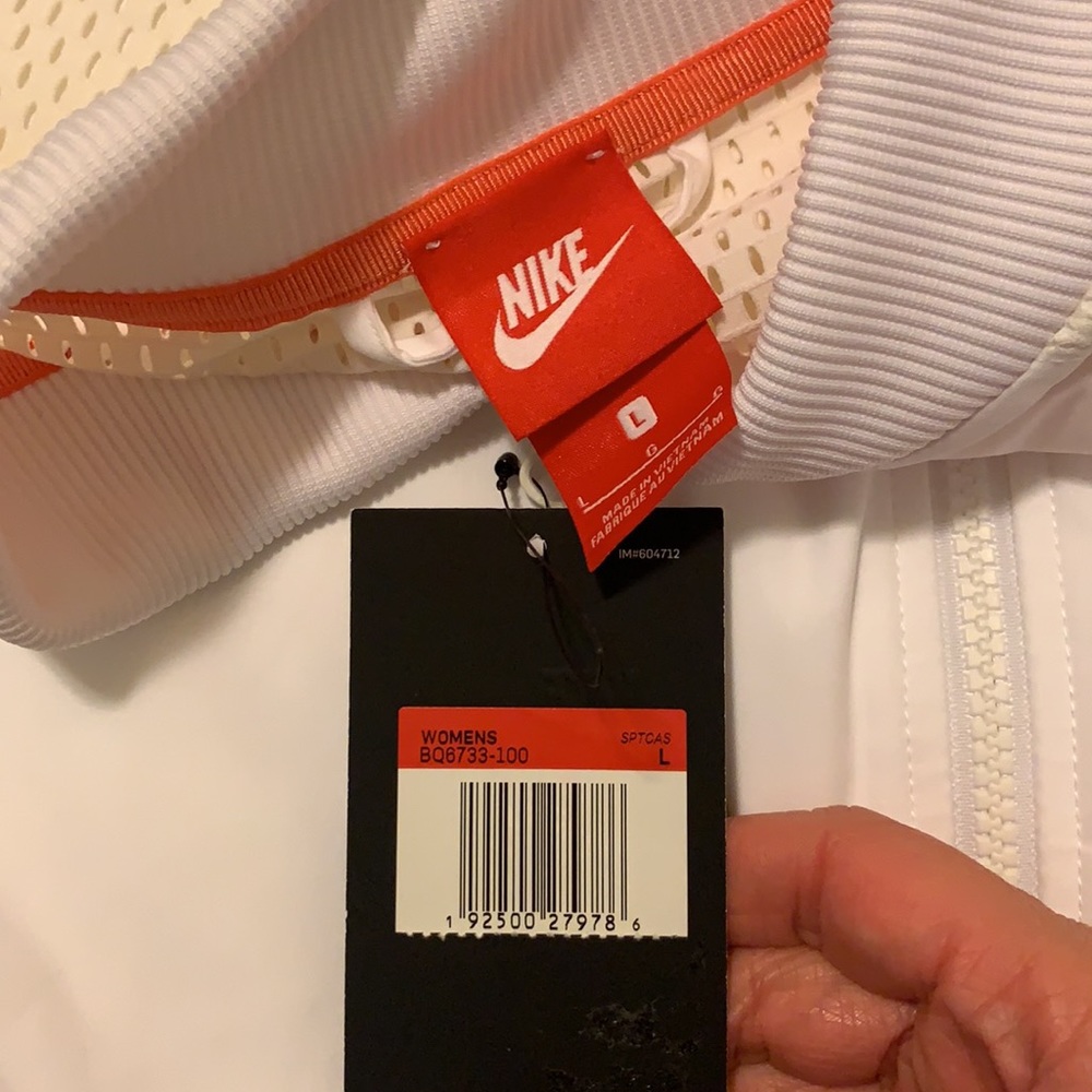 Nike jacket - Picture 3 of 3